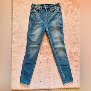 Old Navy Women’s Rockstar Super Skinny 360 Stretch Extra High Rise Jeans Size 8